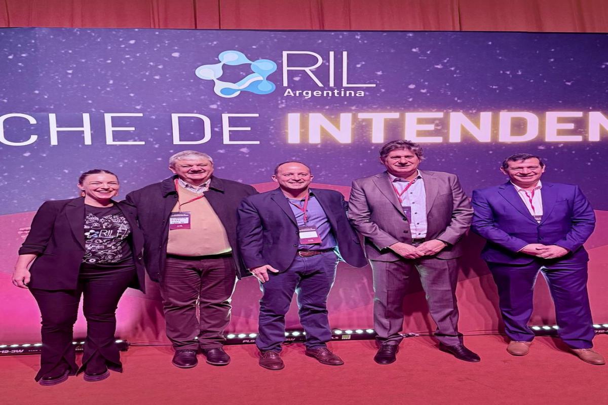 Roly Santacroce Presente En La Noche De Los Intendentes: Coparticipación Y Obra Pública, Los Ejes Del Evento