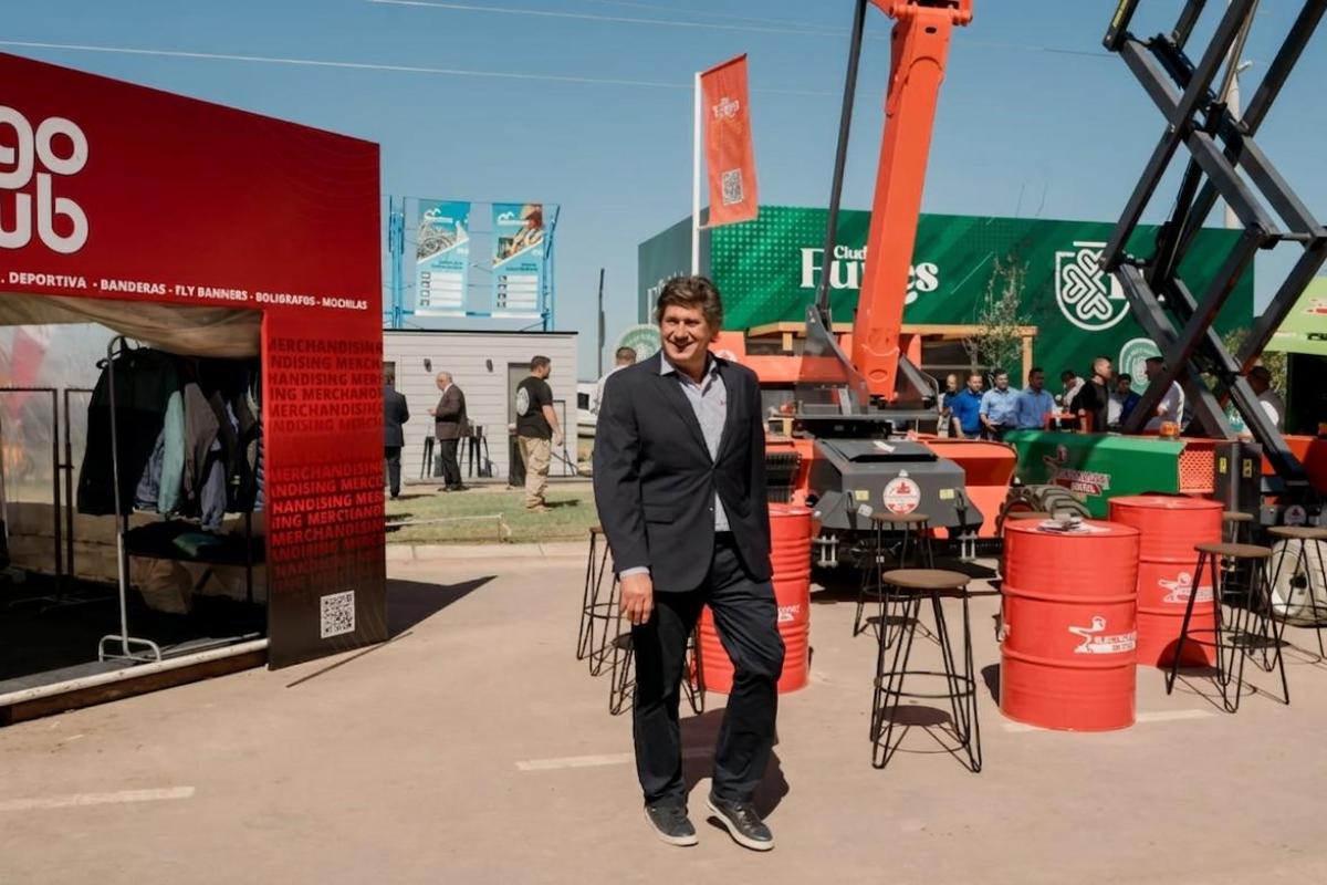 Roly Santacroce Visitó Expocon 2026 En Santa Fe Y Anticipó Su Regreso A Funes
